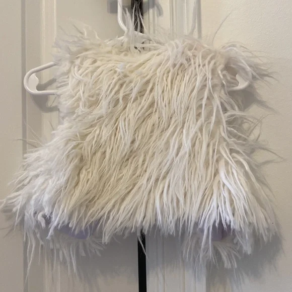 Toddler fur vest. - Picture 2 of 2